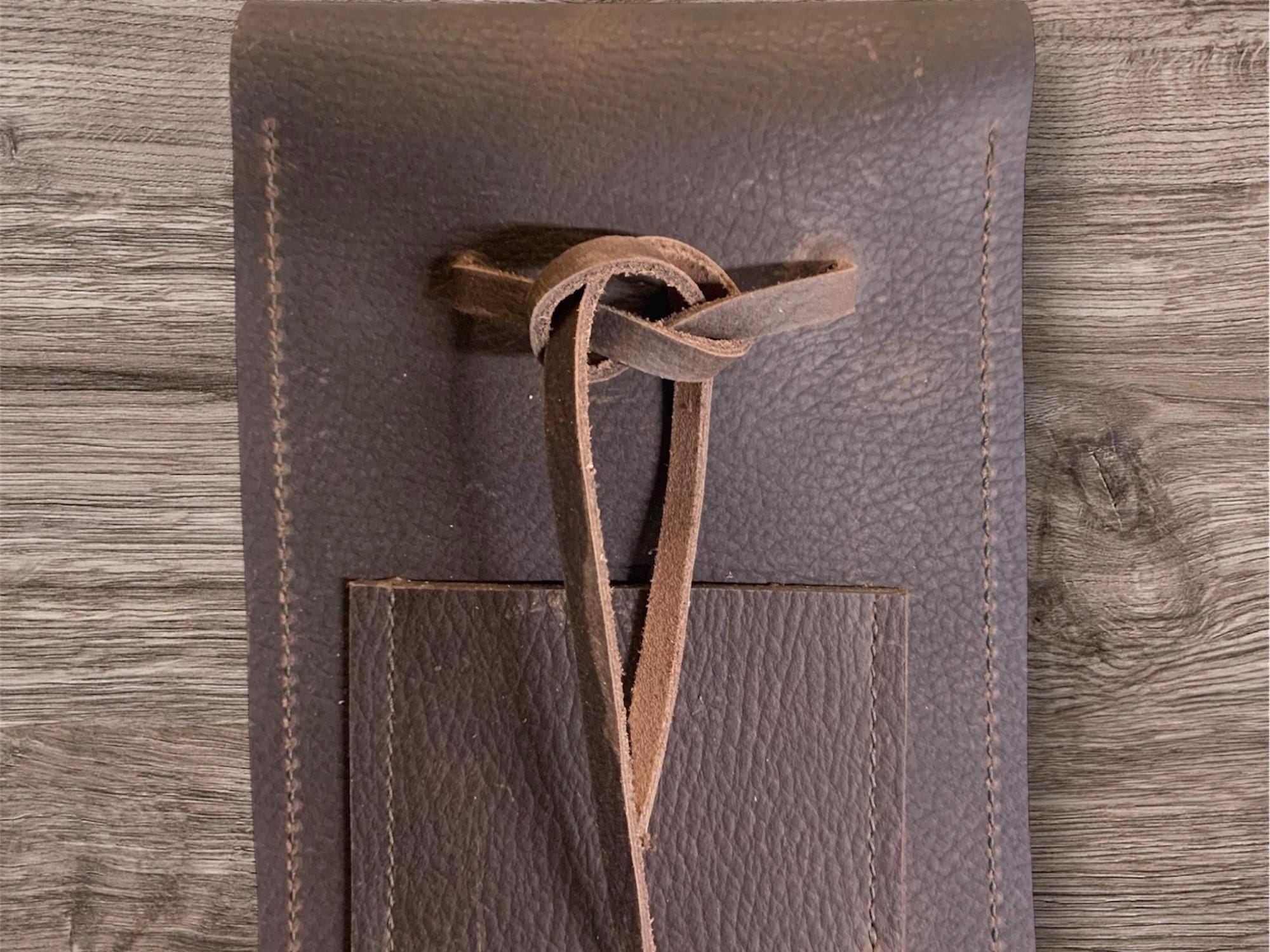 Leather Rear Cinch Phone Holder – Handmade Western Saddle Cell Phone Pouch for Horseback Riding, Cowgirl Tack Accessory