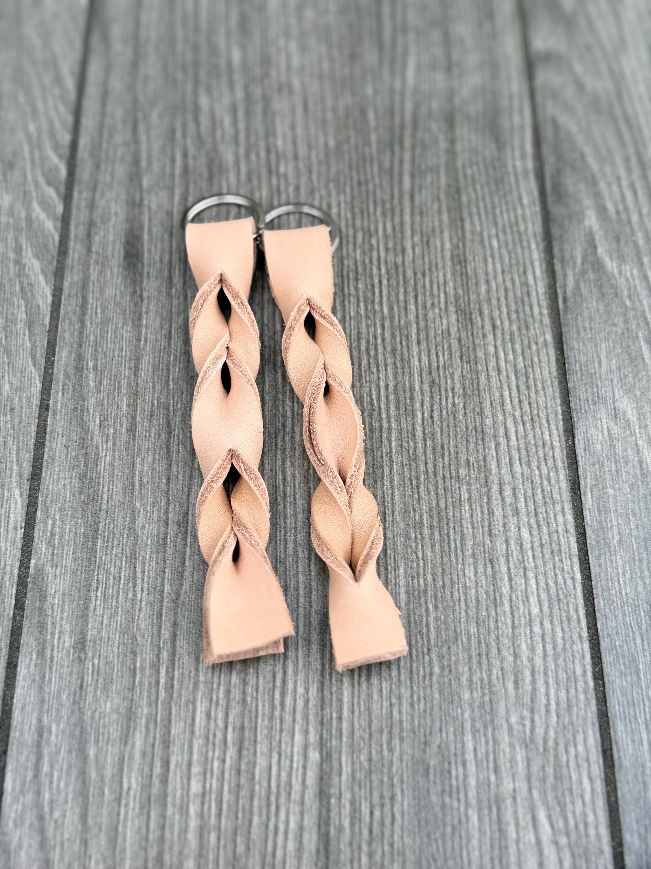 Twisted Leather Keyring: Vegetable Tanned Leather Keyfob