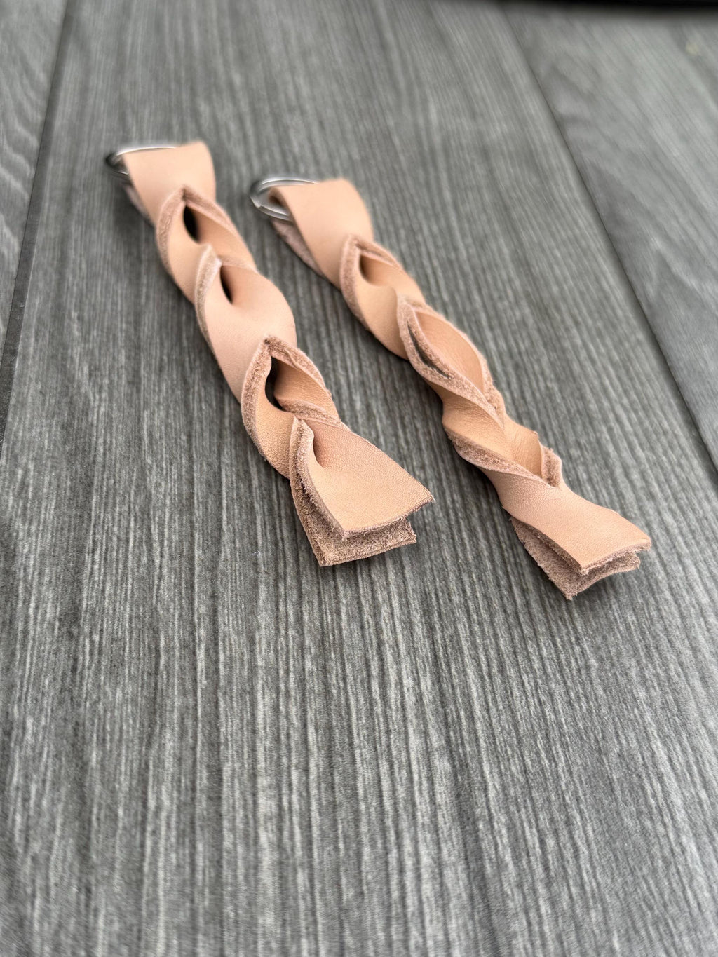 Twisted Leather Keyring: Vegetable Tanned Leather Keyfob