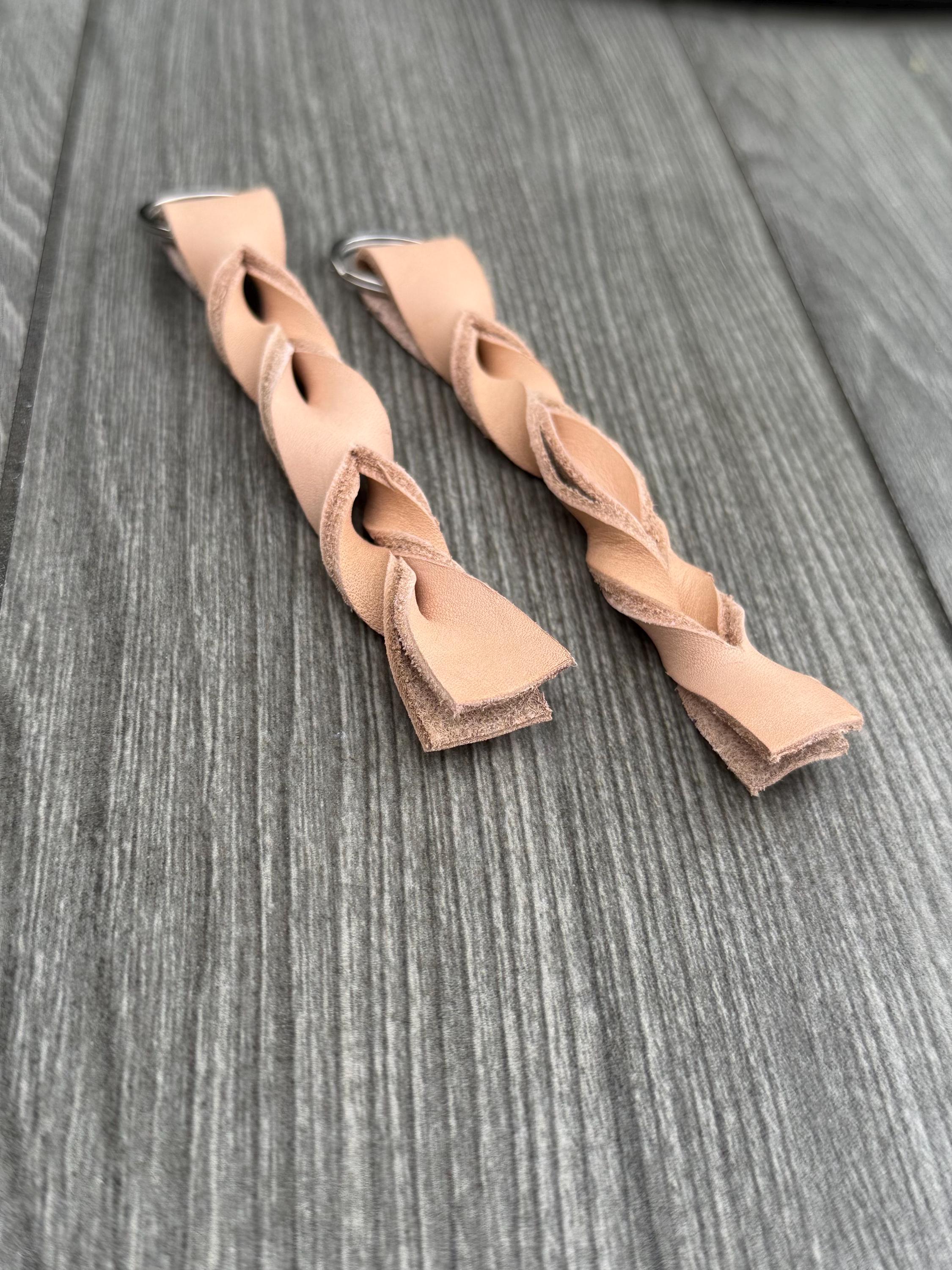 Twisted Leather Keyring: Vegetable Tanned Leather Keyfob